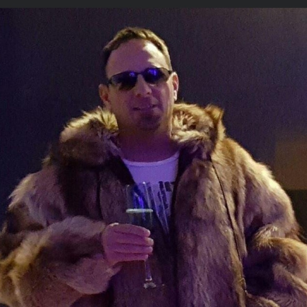 Meet your Posher, Johnny